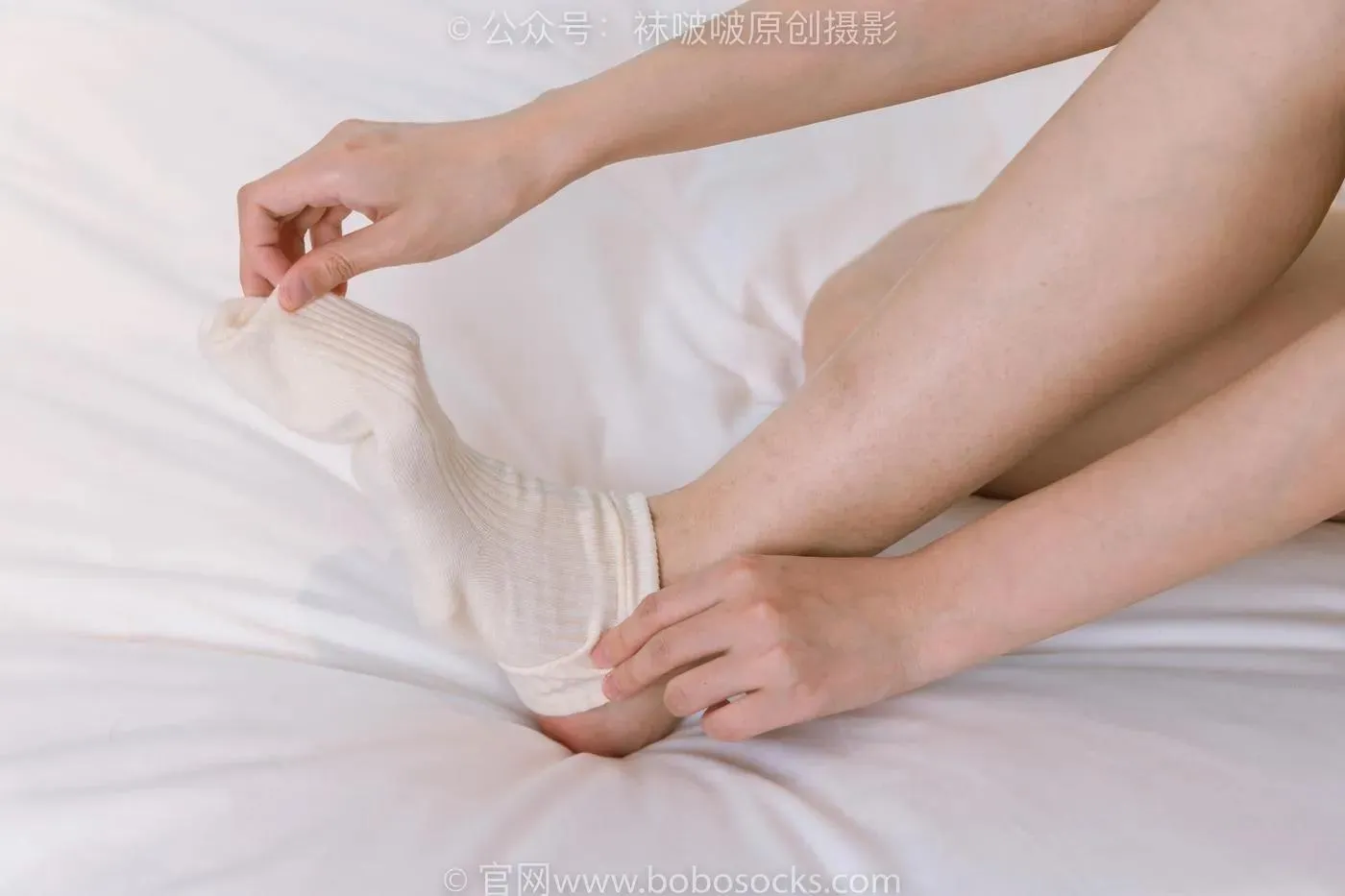 [BoBoSocks袜啵啵]NO.176 小安-运动鞋、白棉袜、裸足 [138P]插图2